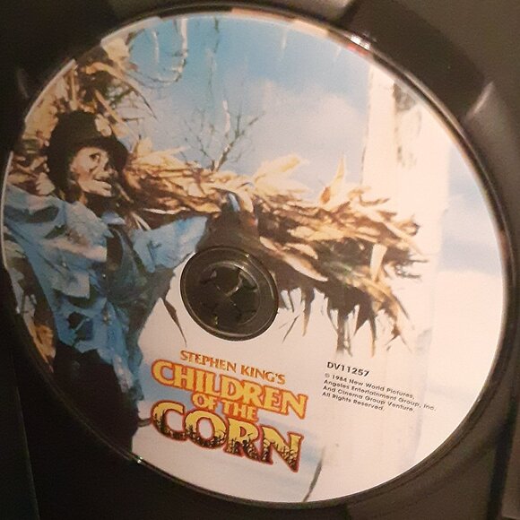 Horror DVD Bundle (Carrie/Children Of The Corn/Pet Sematary/Misery/IT) - Picture 16 of 16